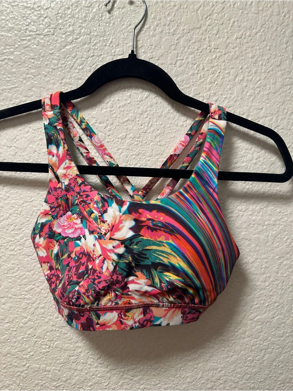Lululemon sports bra size 4